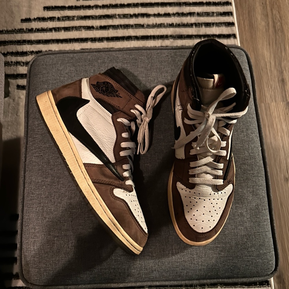 2019 Travis Scott x Air Jordan 1 Retro High OG 'Mocha'
